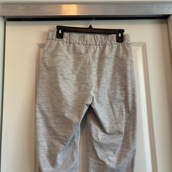Lululemon On The Fly Pant Sz 6 Cropped Light Grey Athletic Athleisure - Picture 7 of 10